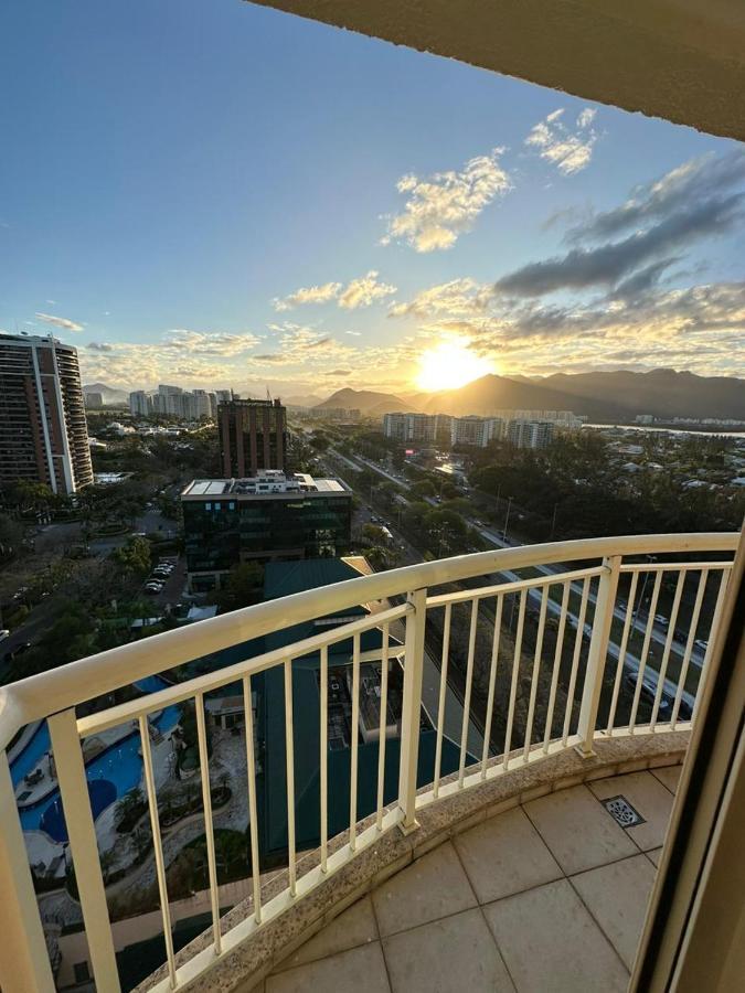 Flat Com Vista Panoramica -15- Na Barra Da Tijuca - Estacionamento Gratuito - Frigobar - Ar Condicionado - Piscina - Academia - Balsa Para Praia Gratis - Varanda - Vista Parcial Mar E Lagoa Rio de Janeiro Eksteriør billede