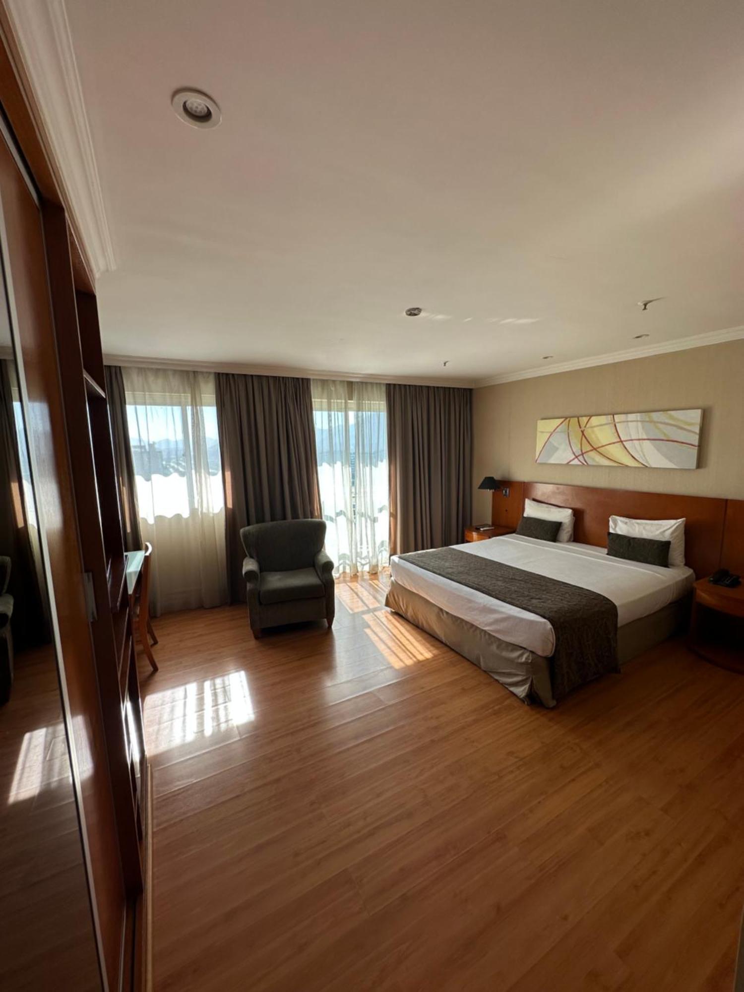 Flat Com Vista Panoramica -15- Na Barra Da Tijuca - Estacionamento Gratuito - Frigobar - Ar Condicionado - Piscina - Academia - Balsa Para Praia Gratis - Varanda - Vista Parcial Mar E Lagoa Rio de Janeiro Eksteriør billede
