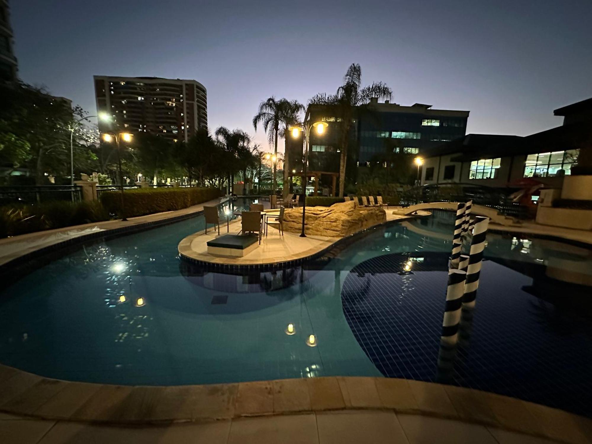 Flat Com Vista Panoramica -15- Na Barra Da Tijuca - Estacionamento Gratuito - Frigobar - Ar Condicionado - Piscina - Academia - Balsa Para Praia Gratis - Varanda - Vista Parcial Mar E Lagoa Rio de Janeiro Eksteriør billede