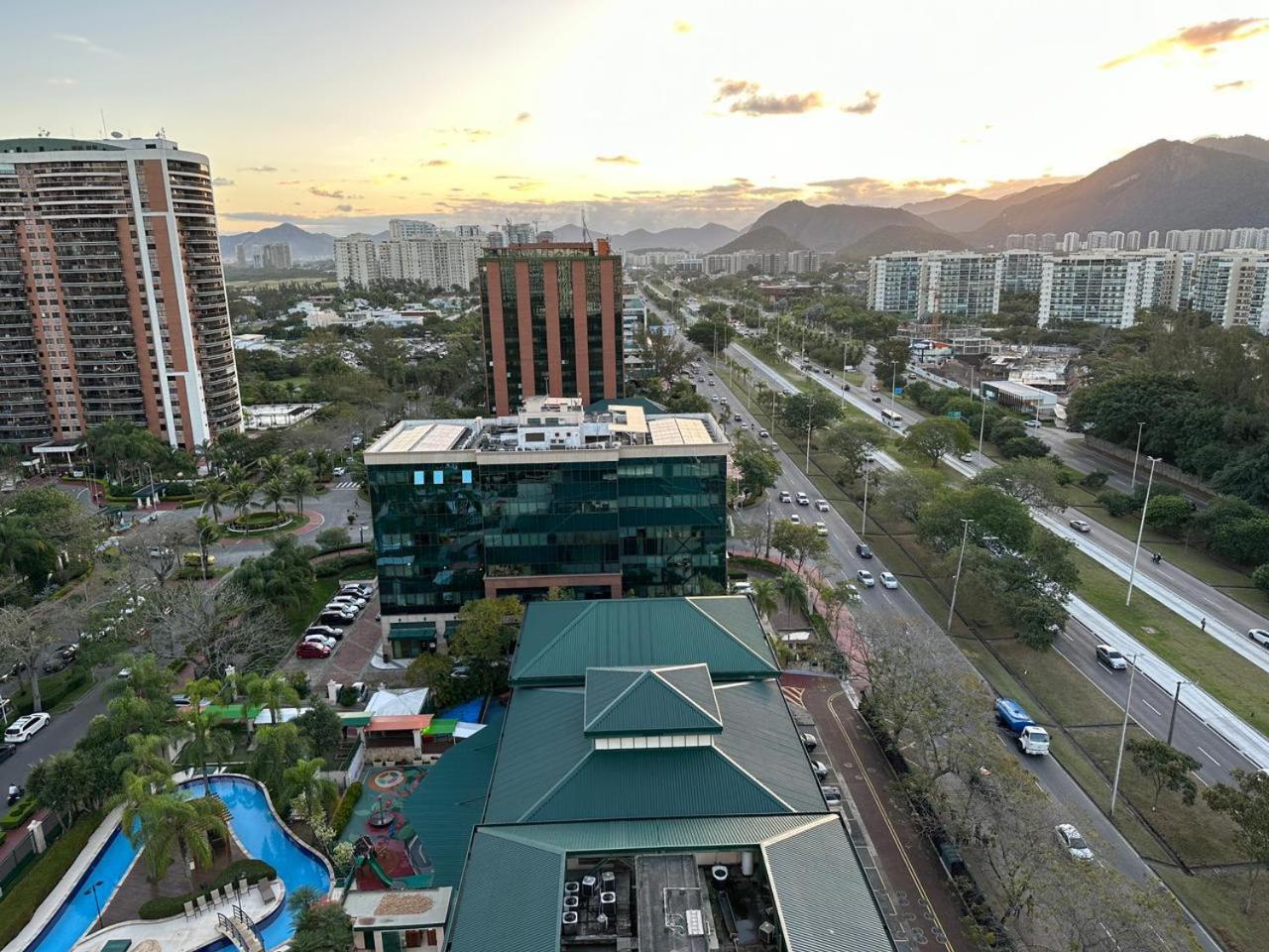 Flat Com Vista Panoramica -15- Na Barra Da Tijuca - Estacionamento Gratuito - Frigobar - Ar Condicionado - Piscina - Academia - Balsa Para Praia Gratis - Varanda - Vista Parcial Mar E Lagoa Rio de Janeiro Eksteriør billede